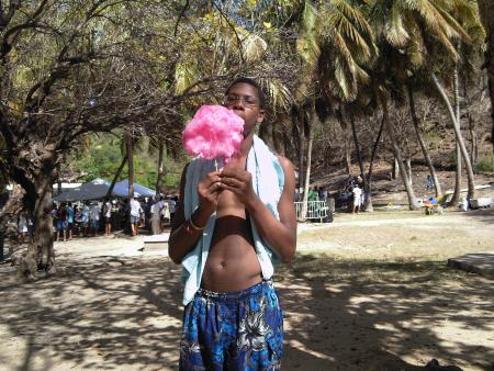 NICO DEGUSTE UN BARBAPAPA