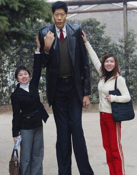 L HOMME LE PLUS GRAND 